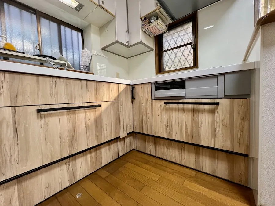 新学期に迎える前にシステムキッチンの入替え