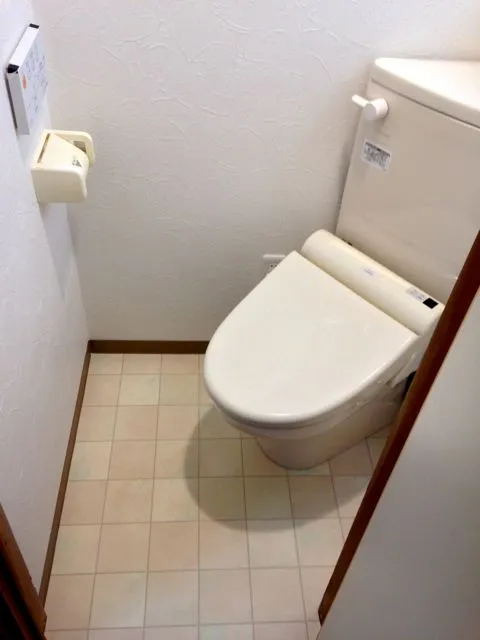 内寸法８０cm×８０cmの狭いトイレを使いやすく