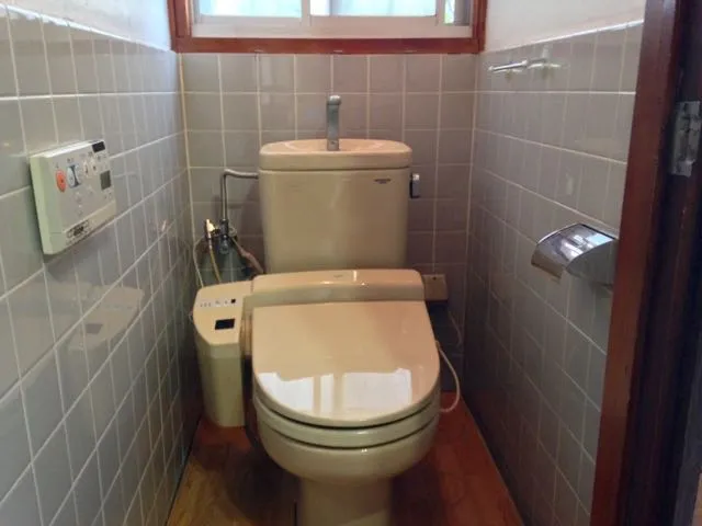 壊れかけの便器を取り替えるついでに内装も一新