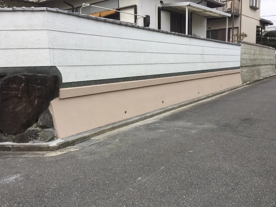 長い石垣のリフォーム