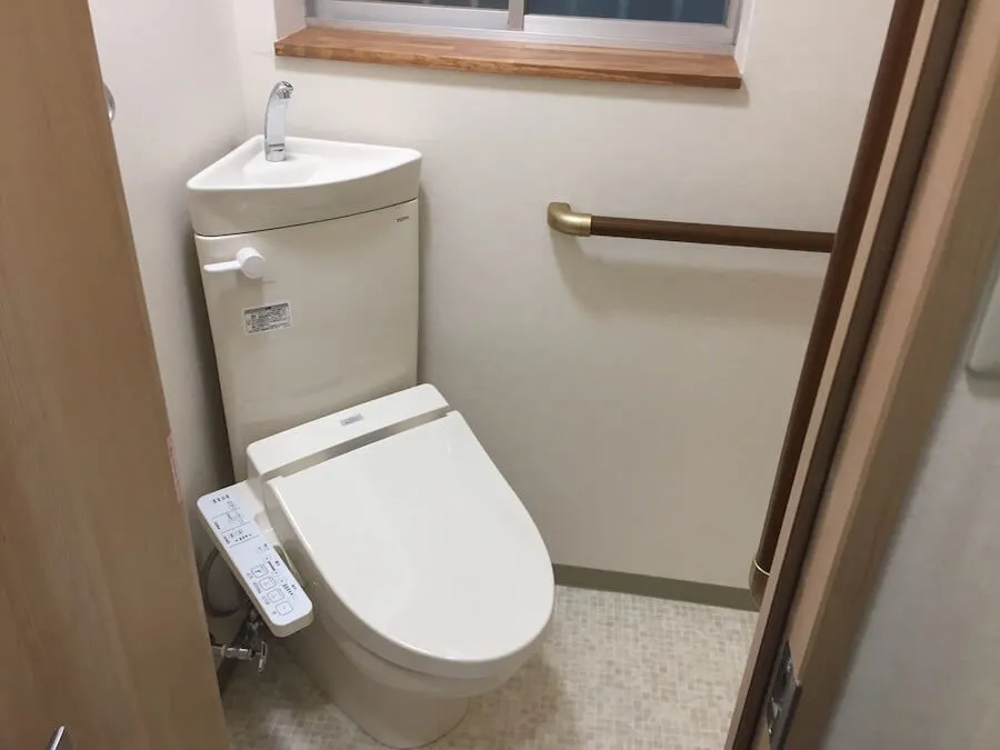 おばあちゃんのために和式兼用トイレのリフォーム