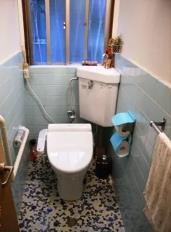 トイレと玄関廻りのリフォーム